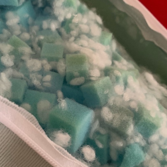 “Standard Fiber” Brand - Set of 2 Brand New Pillows  NWT - Picture 10 of 10